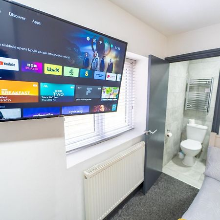Free Parking Cosy Studios Close To City And Qe And Uob! Birmingham Buitenkant foto