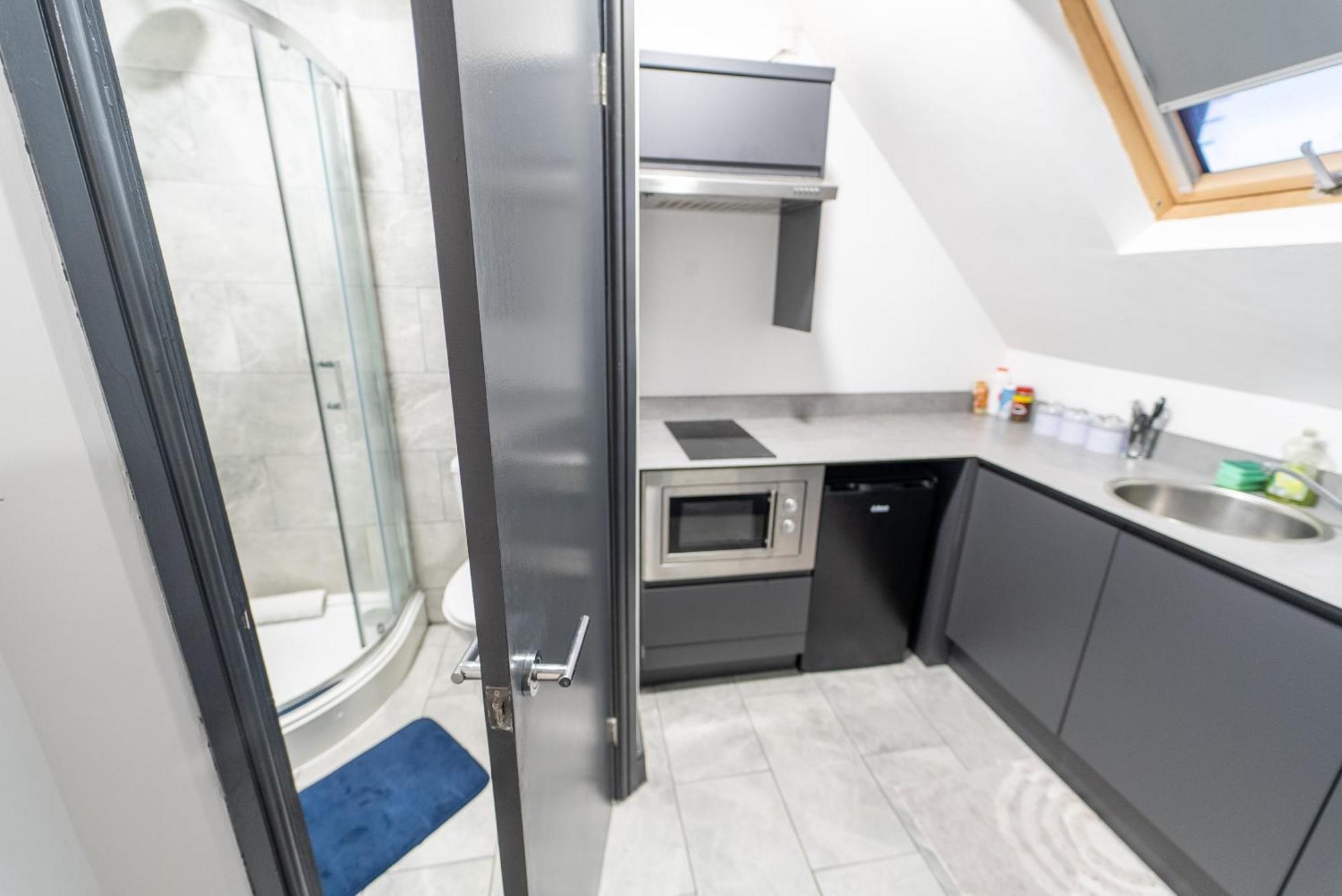Free Parking Cosy Studios Close To City And Qe And Uob! Birmingham Kamer foto