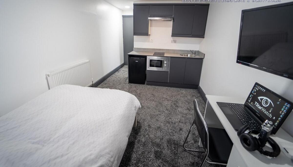 Free Parking Cosy Studios Close To City And Qe And Uob! Birmingham Kamer foto